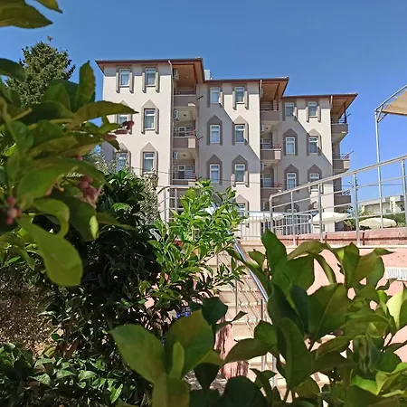 Sercan Aparthotel *